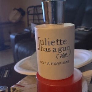 Juliette Has a Gun Not a Perfume - White and Silver